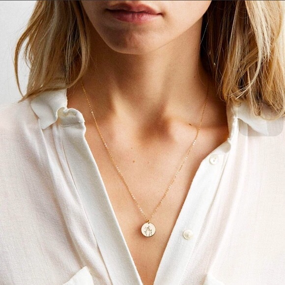 “High Five!” Hand Clap Dainty Cute Simple Necklace - Picture 3 of 16